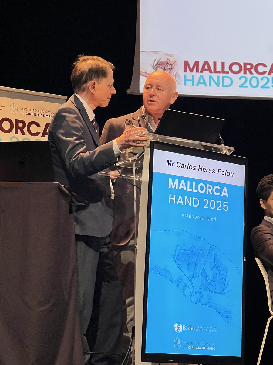 📢Aprendiendo sobre la relación entre la biopsia del túnel carpiano y el diagnóstico temprano de la #amiloidosis en el #MallorcaHand 2025.

👏Enhorabuena a todos los ponentes por esta fantástica sesión sobre #amiloidosisttr. 

#amiloidosisttr