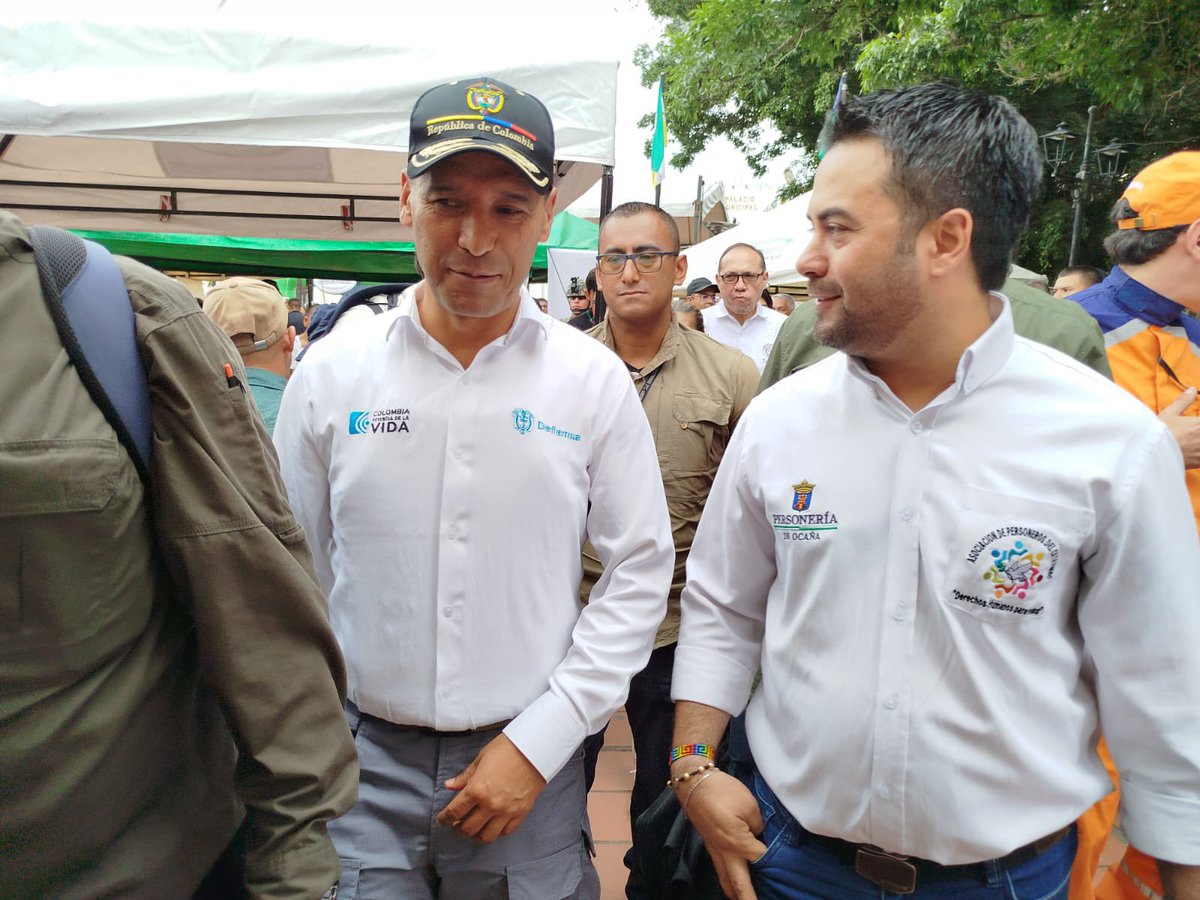 Jorge Bohorquez. (@jorgearmando04) on Twitter photo Conversamos con el <a href="/mindefensa/">Mindefensa</a> <a href="/PedroSanchezCol/">Pedro Arnulfo Sanchez S. Orgullosamente Colombiano</a> le indicamos la importancia del diálogo como arma de construcción de paz, y dejamos clara nuestra posición, siempre en la Defensa de los DDHH <a href="/petrogustavo/">Gustavo Petro</a> <a href="/laopinion_col/">Diario La Opinión</a> <a href="/FenalperCo/">Federación Nacional de Personerías de Colombia</a> <a href="/DefensoriaCol/">Defensoría del Pueblo</a> Conversamos con el <a href="/mindefensa/">Mindefensa</a> <a href="/PedroSanchezCol/">Pedro Arnulfo Sanchez S. Orgullosamente Colombiano</a> le indicamos la importancia del diálogo como arma de construcción de paz, y dejamos clara nuestra posición, siempre en la Defensa de los DDHH <a href="/petrogustavo/">Gustavo Petro</a> <a href="/laopinion_col/">Diario La Opinión</a> <a href="/FenalperCo/">Federación Nacional de Personerías de Colombia</a> <a href="/DefensoriaCol/">Defensoría del Pueblo</a>