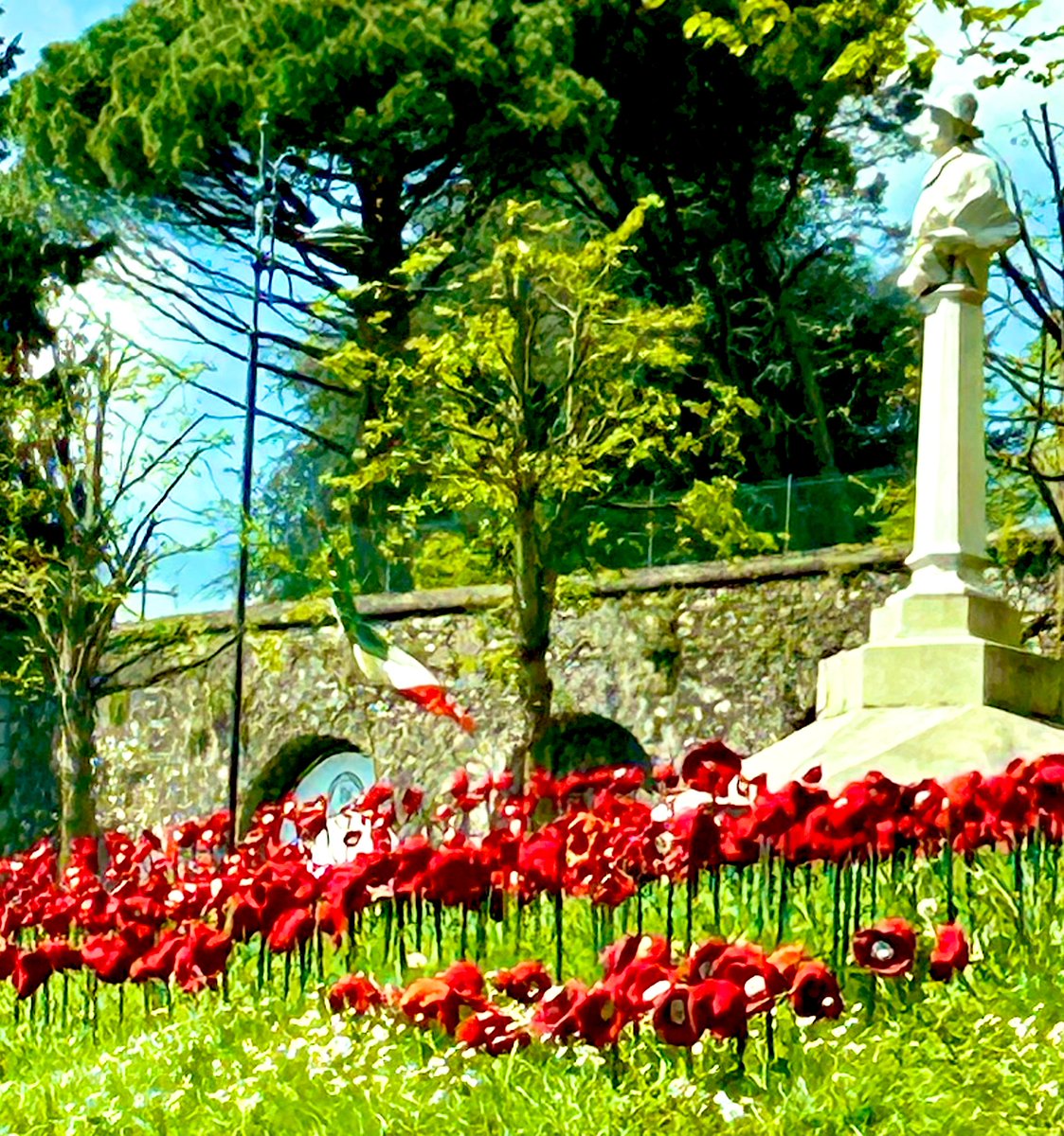 Senza alcuna sobrietà, ora e sempre RESISTENZA!