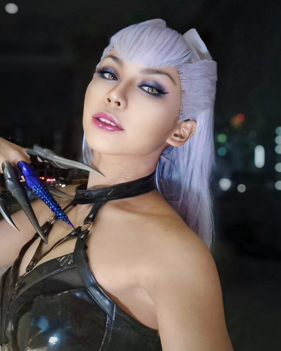 Let’s see… Whose Life Shall I Ruin Today? 💋🩸

#KDA #evelynn #LeagueOfLegends <a href="/KDA_MUSIC/">K/DA</a>