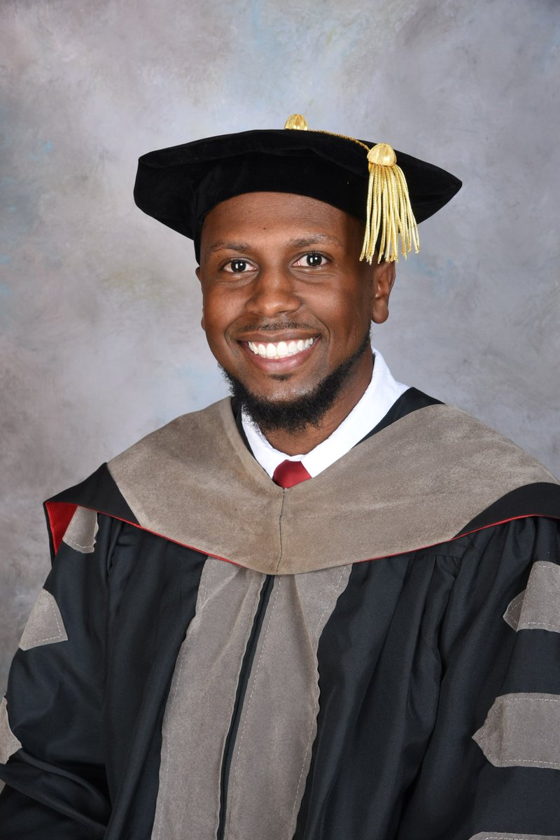 OMGimBlack's tweet photo. I really did it!! I’m about to be a Doctor. 🩺🐾 #thankyouGod https://t.co/tOX5FRXgCU