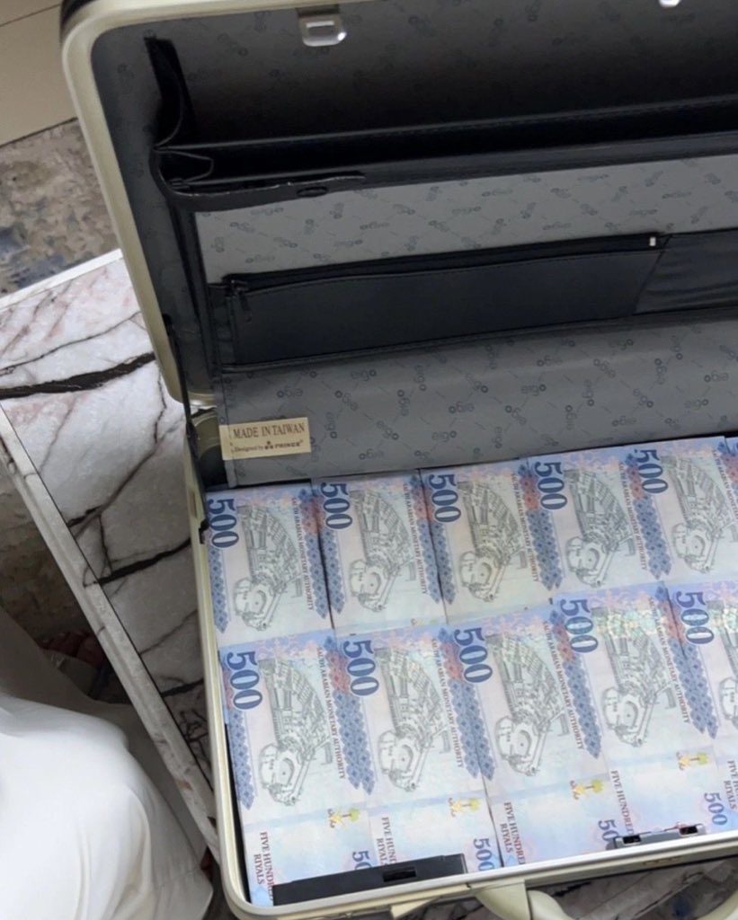 بسم الله نبدا الفعاليه حسب الموعد
الان سحب على 150000 ريال ..ريال ينطح ريال

الشروط:ريتويت ولايك لهذه التغريدة
- تابع 
  وقووول تم 🔥💰

لحد يقول حظي شين . شارك لعلها حظك يزين هالمرة وتضبط معاك وتفوز .. التحويل فوري🌙#الهلال_غوانغجو