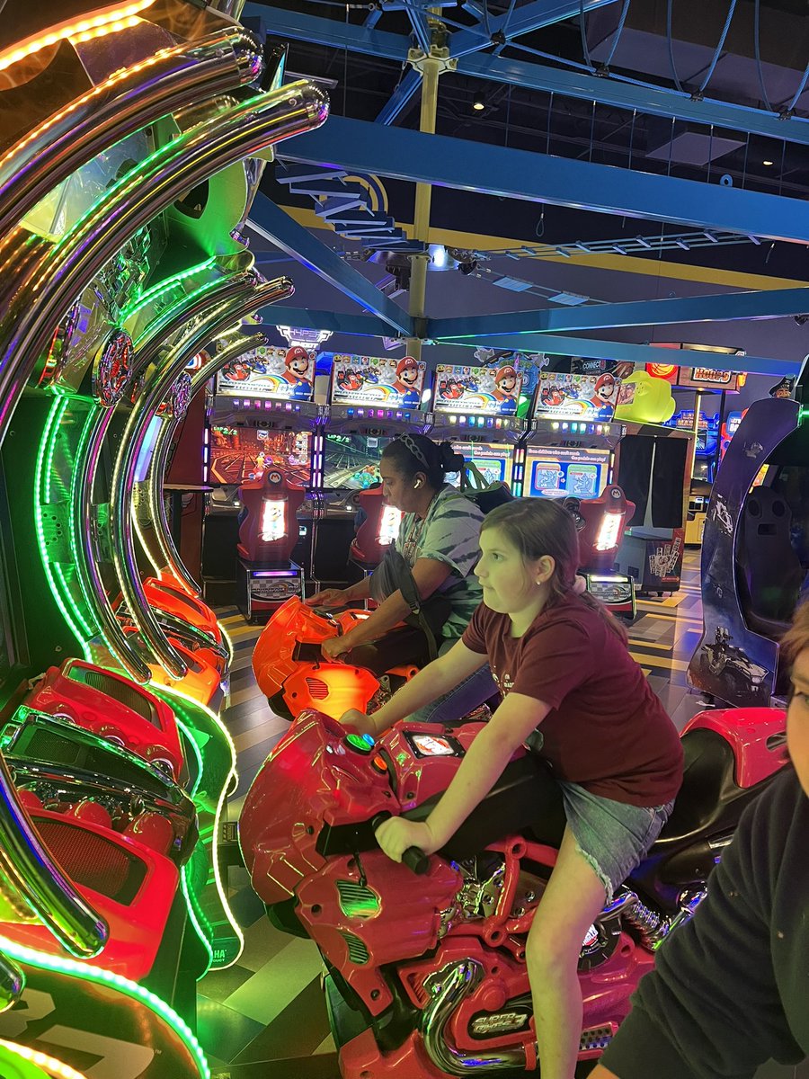 5th grade EOY field trip <a href="/VanAyresHCPS/">Van Ayres</a> <a href="/RickGrayes/">Rick Grayes</a> <a href="/HillsboroughSch/">Hillsborough Schools</a>