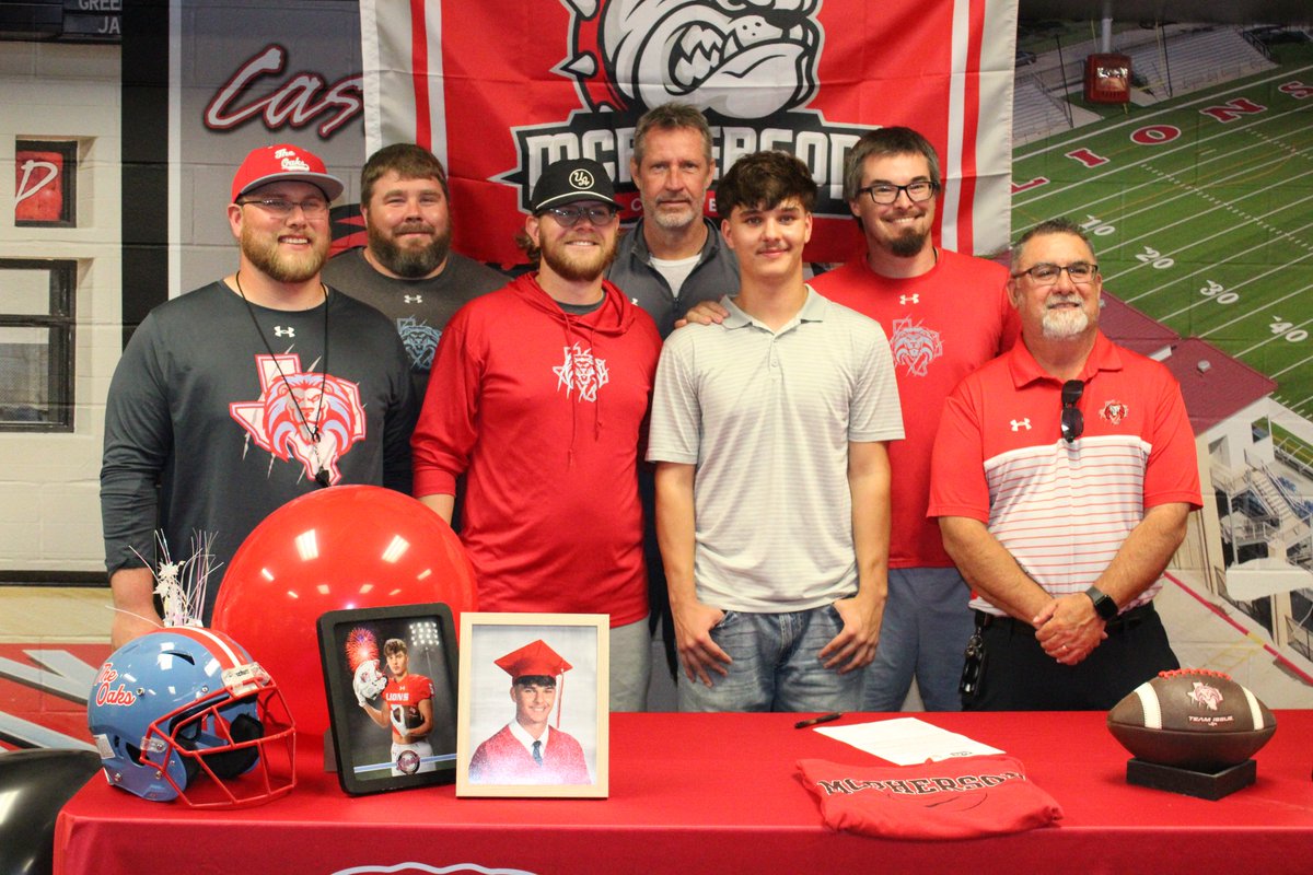 New dawg in town🐾
Congratulations to Corbett on officially becoming a McPherson Bulldog🏈