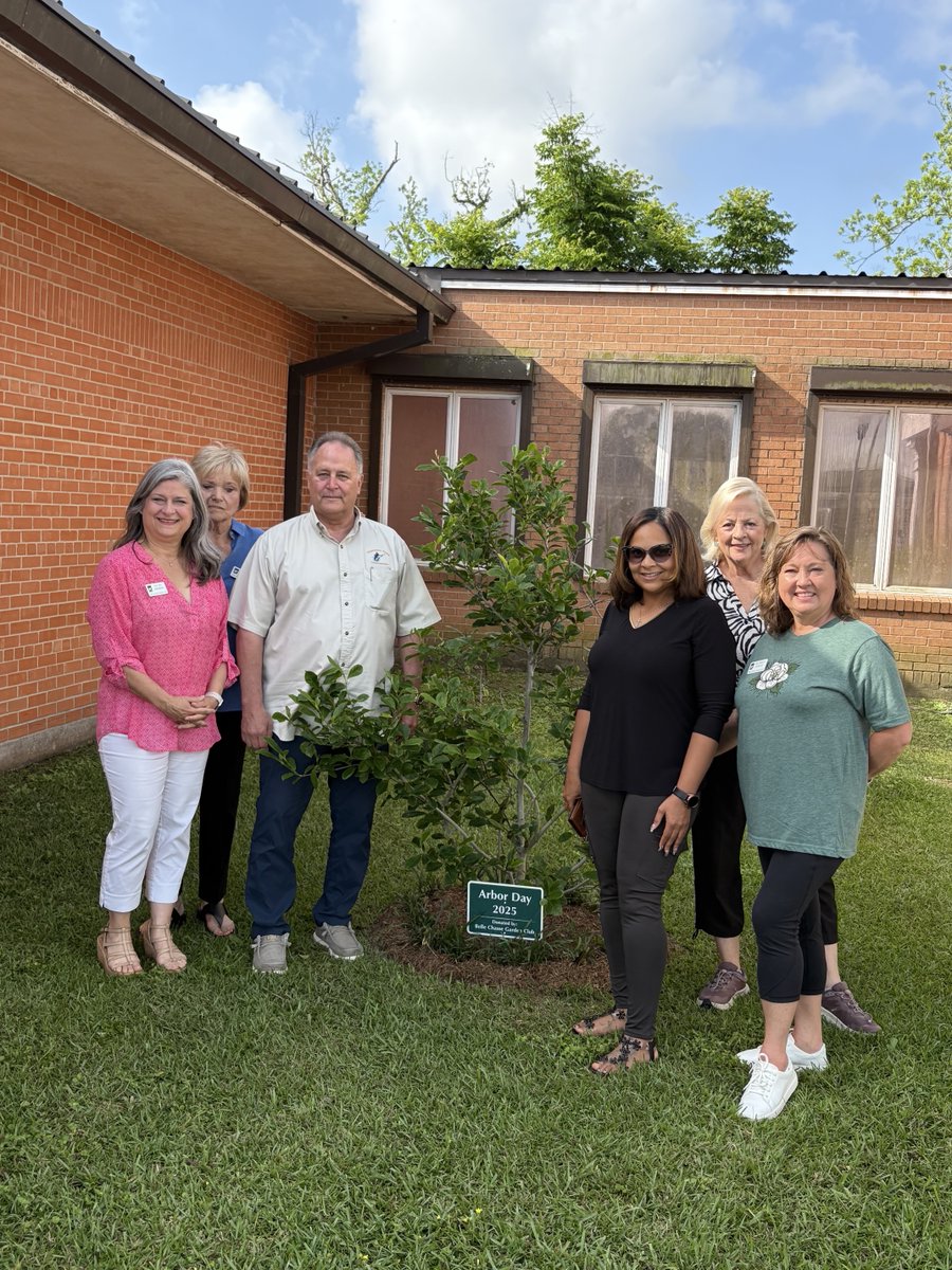 Plaquemines Parish (@plaqgov) on Twitter photo Thank you to the Belle Chasse Garden Club for helping us celebrate Arbor Day 2025 with the donation of a beautiful tree to the Belle Chasse Library! 🌳📚 Thank you to the Belle Chasse Garden Club for helping us celebrate Arbor Day 2025 with the donation of a beautiful tree to the Belle Chasse Library! 🌳📚
