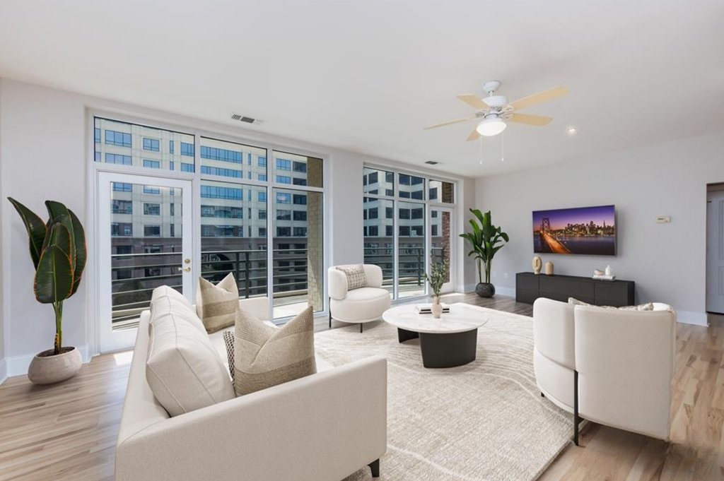 Just Listed!

2 Bed, 2 Bath I 1,273 SF I $550,000

Contact our agent, Randy Cernohorsky for details:
Randy@themcdevittagency.com
