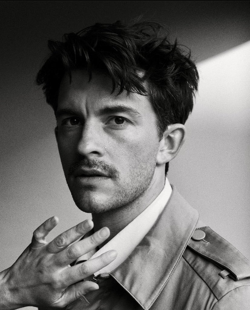 I realized our gallery have reached 41,000 views and I just want to thank you all for visiting. I have been collecting so much content for Jonathan's projects that I'll share with you really soon. Thank you for suporting Jonathan Bailey Online 😊jonathanbailey.sosugary.com/images/