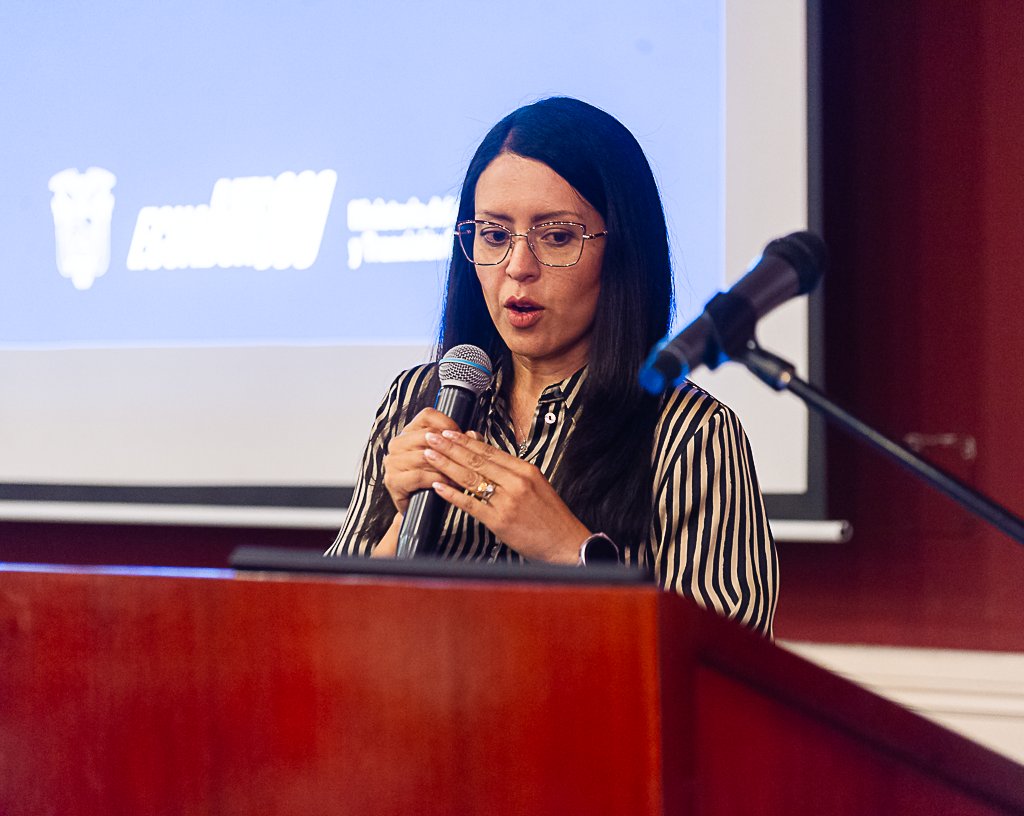 EcuadorMAE's tweet photo. En el evento, la directora del Proyecto #GRECI, Alexandra Cabrera destacó las acciones que se llevan a cabo durante el 2025, entre estas:
✔️Plan Nacional de Gestión Integral de residuos y desechos sólidos no peligrosos; y el
✔️ Plan Nacional de reducción de residuos plásticos. https://t.co/PwuK8N0GT0