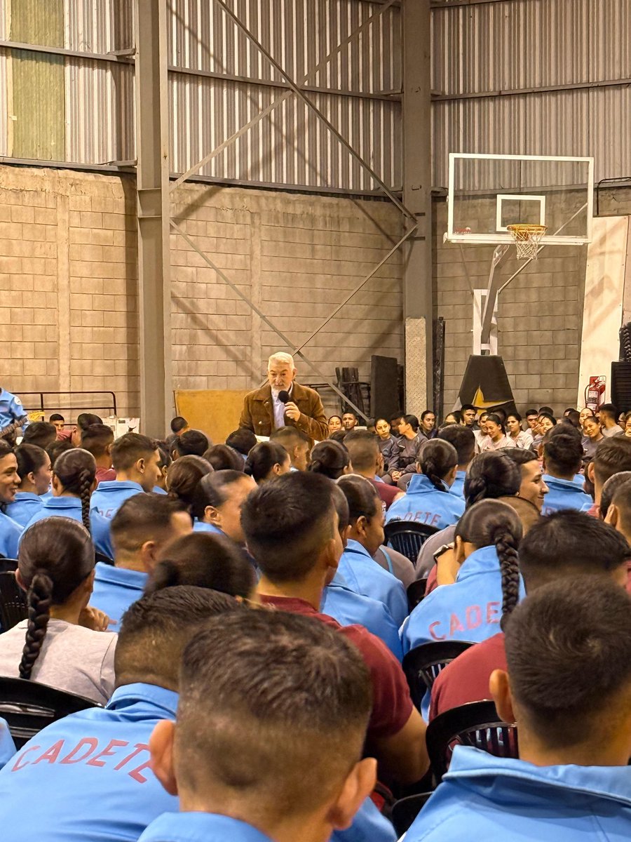 Osvaldo Carnival tweet media