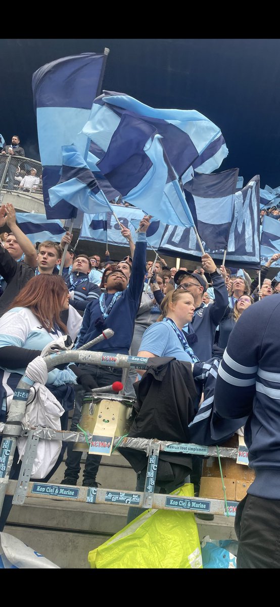 Après Paris, c’est Monaco !!! Bah, faut prendre des points de toute façon, alors peu importe l’adversaire, on donne tout sur le terrain et en tribune !!!