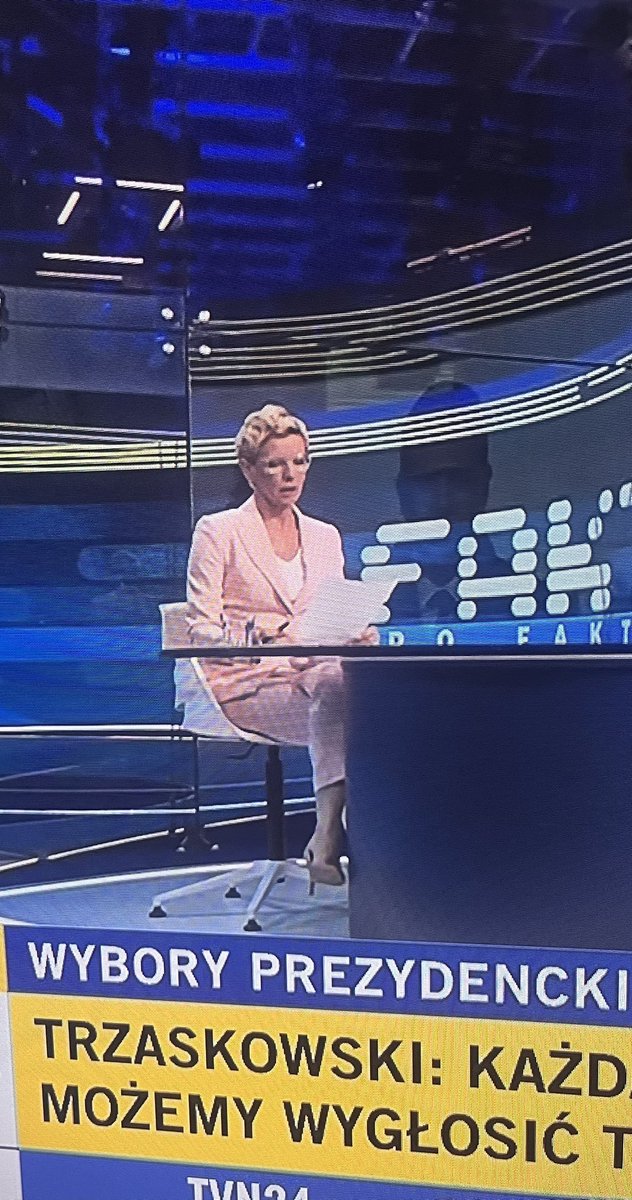 Wy się tam w tym <a href="/tvn24/">tvn24</a> słyszycie?
Zapraszacie przyszłego prezydenta RP, żeby zadawać takie prostackie pytania?
Końskie, sondaże, Końskie, spadki, Końskie, czy żałuje, Końskie, wierzy Pan, Końskie,...
Co za qrwa żenada!
<a href="/faktypofaktach/">Fakty po Faktach</a>