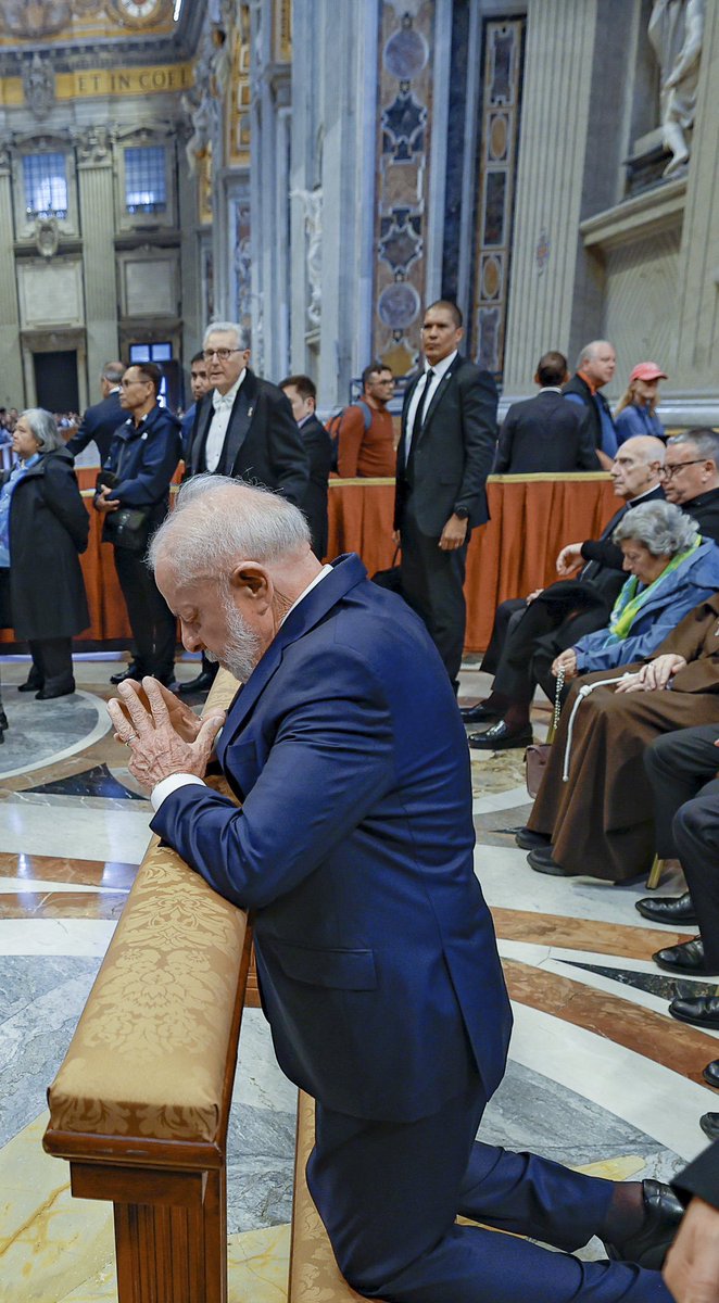 🔴Lula Da Silva en la Basílica de San Pedro dándole el último adiós al papa Francisco