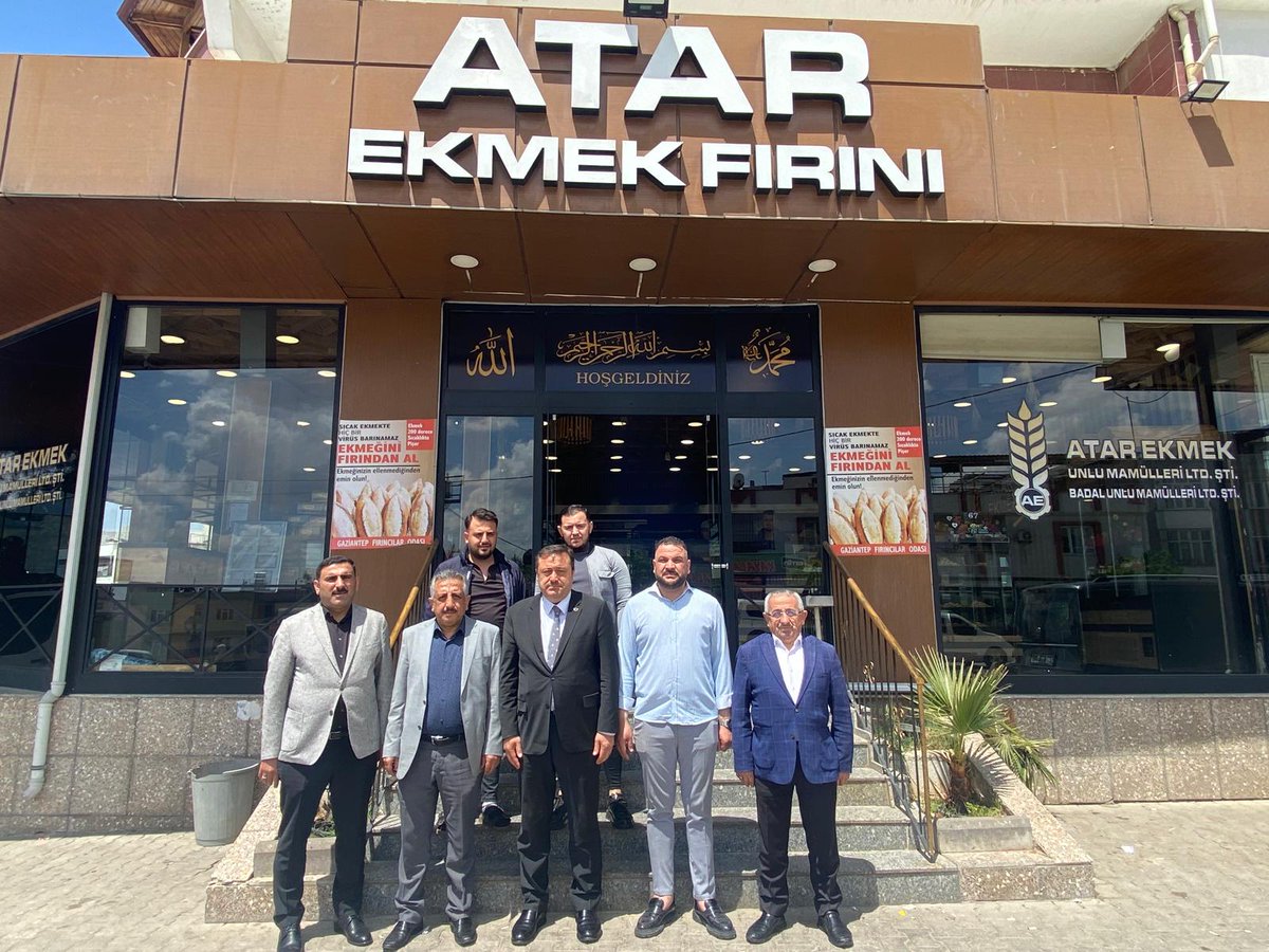 İl Başkanımız Sayın Fatih Muhaddis Fedaioğlu, İl Başkan Yardımcılarımız ile birlikte, vefa ziyaretlerimiz kapsamında önceki dönem Şahinbey İlçe Teşkilat Başkanımız Sayın Mustafa Atar’ı  iş yerinde ziyaret etti. 

Emekleri için teşekkür ediyor, çalışmalarında kolaylıklar