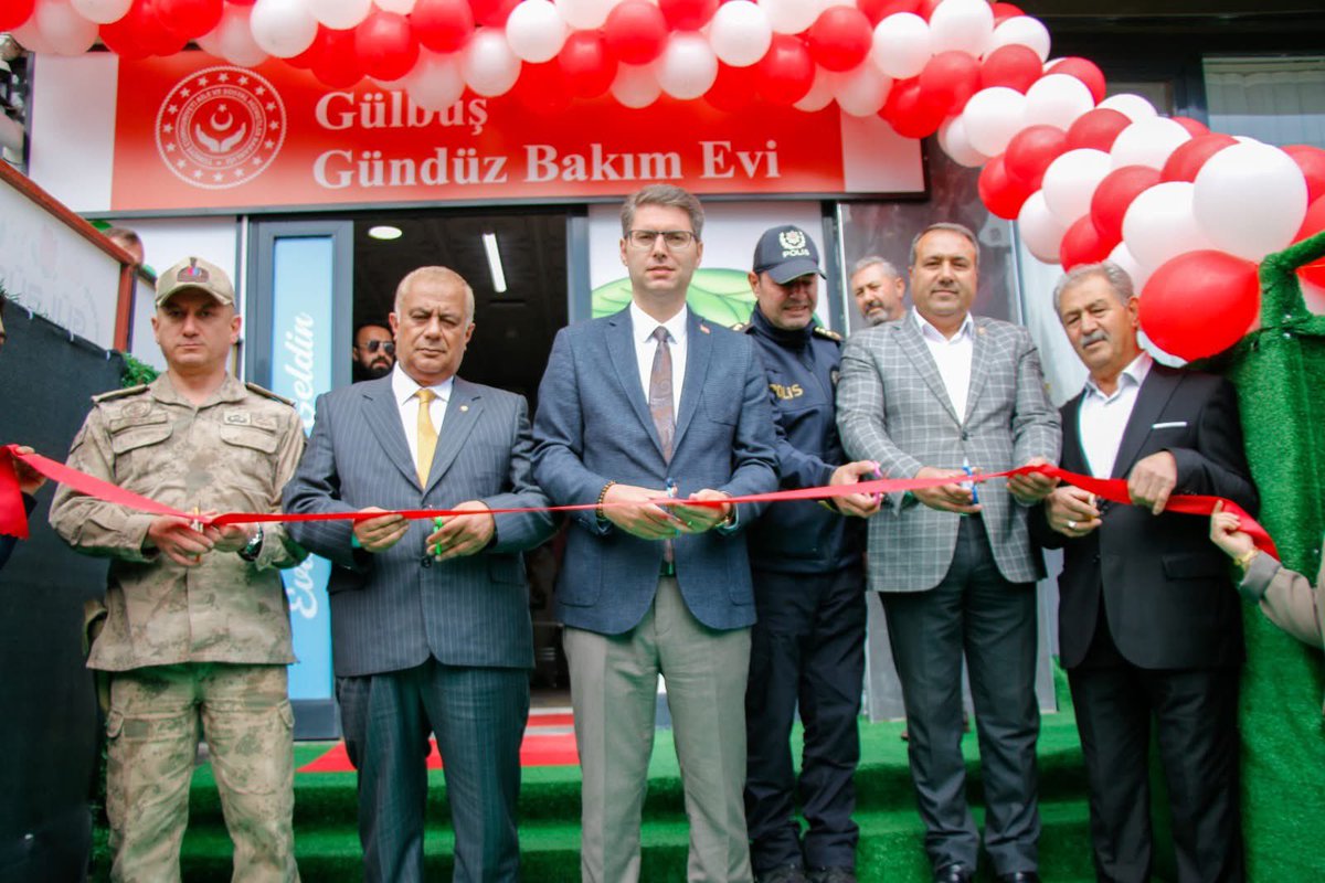 Alkanat Mahallesi Bahçelievler Sokak Asbül Park Sitesinde faaliyete başlayan Turgay SUCULAR ve Umut GÜNDÜZ 'e  ait Özel Gülbüş Kreş ve Gündüz Bakımevi'nin açılışını gerçekleştirdik. İşyerinin SUCULAR ve GÜNDÜZ ailesi ve ilçemize hayırlı olmasını temenni eder bol kazançlar dileriz
