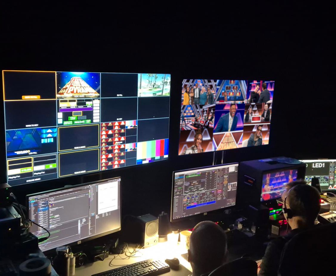 ionoco's tweet image. Lights. Camera. Pyramid.

We hope you have just as much fun watching #100KPyramid as we do working on it!

Don’t miss the next new episode, this Sunday at 10/9c on @abc!