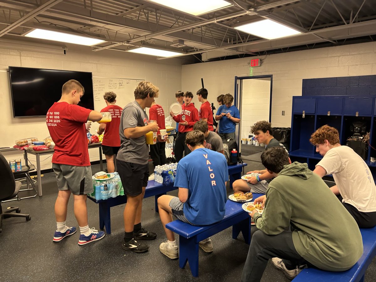 Championship Friday 3 in the books!  Special thanks to our parents for feeding the boys after!