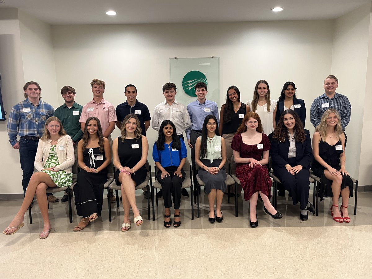SawneeEMC's tweet image. Congratulations to our 2025 Sawnee Electric Foundation Youth Scholarship recipients! #ClassOf2025 #SawneeFoundation #CommitmentToCommunity Read more - conta.cc/42HnY8E