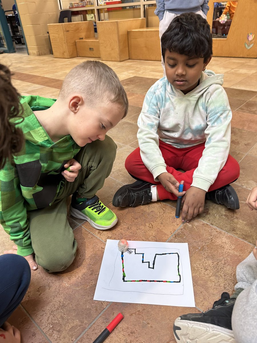 MrsCiampaClass's tweet image. We completed an Earth Month challenge with our grade 5 buddies this week. They showed us how to use the @Ozobot and we learned how to make the earth happy. #ocsbScience #ocsbCodes @StEmilyOCSB #EarthMonth