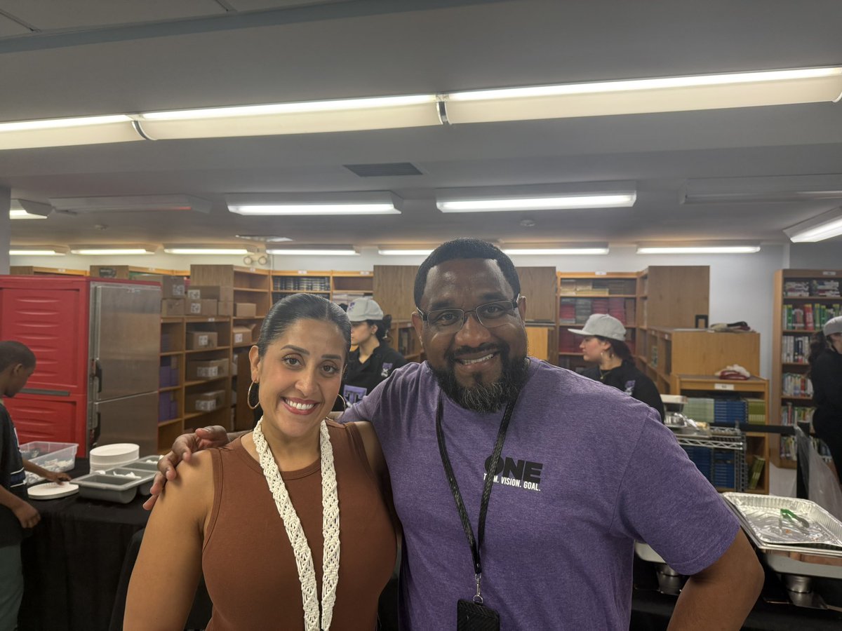 david_possner's tweet image. MBK is about community, compassion, and respect.  Thank you to @TottenvillehsI for hosting today’s MBK event that centered on career pathways.  Our students had a wonderful time touring the school &amp;amp; all its amazing programs.