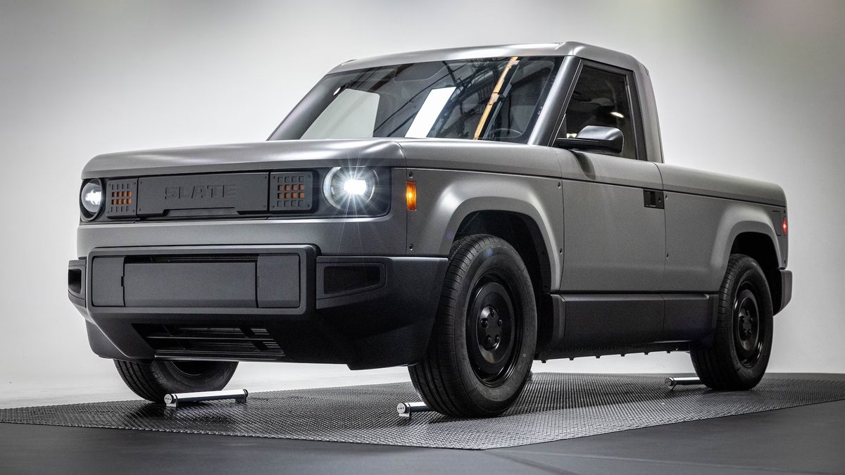 N_Arzumanyan's tweet photo. 2027 Slate electric truck just dropped—and it’s packed with innovation
Under $20k (after incentives)
No touchscreen, no paint, crank windows
150 - mile base electric range
Built for DIY mods
A raw, minimalist EV
@slateauto
#ElectricVehicles #SlateEV #Minimalism