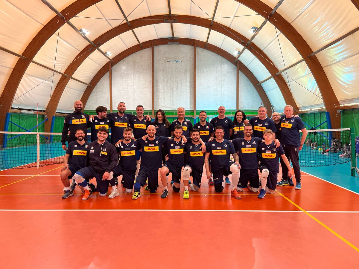 Federvolley ⭐️⭐️⭐️⭐️⭐️ (@federvolley) on Twitter photo 🇮🇹 JULIO VELASCO IN VISITA ALLA NAZIONALE MASCHILE DI SITTING VOLLEY!!
Il CT azzurro ha fatto quest’oggi visita alla nazionale maschile di sitting volley, in ritiro fino a domani al Centro Pavesi di Milano.
#SittingVolley | <a href="/CIPnotizie/">Comitato Italiano Paralimpico</a> | <a href="/ParaVolleyEU/">ParaVolley Europe</a> | <a href="/ParaVolley/">World ParaVolley</a> 🇮🇹 JULIO VELASCO IN VISITA ALLA NAZIONALE MASCHILE DI SITTING VOLLEY!!
Il CT azzurro ha fatto quest’oggi visita alla nazionale maschile di sitting volley, in ritiro fino a domani al Centro Pavesi di Milano.
#SittingVolley | <a href="/CIPnotizie/">Comitato Italiano Paralimpico</a> | <a href="/ParaVolleyEU/">ParaVolley Europe</a> | <a href="/ParaVolley/">World ParaVolley</a>