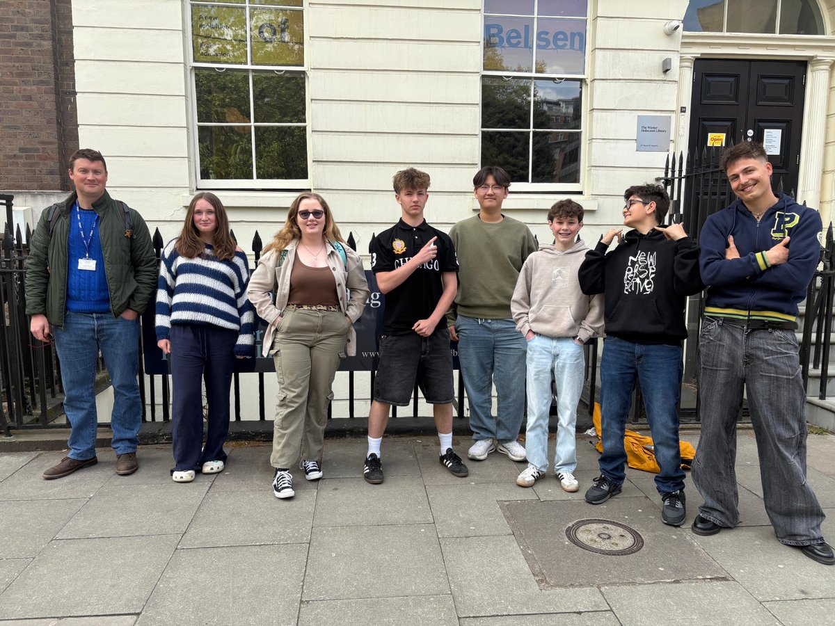 AcademicRugby's tweet photo. The F Block German students had a great day today in London. We visited the Wiener Holocaust Library in the morning, then sampled some traditional German cuisine at the Munich Cricket Club. In the afternoon, students completed a German quiz at the Natural History Museum. https://t.co/OU1yGRZlI6