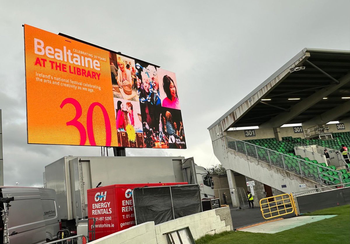 Big screen in place at Tallaght Stadium tonight for Shamrock Rovers v Shelbourne! SDCC, as stadium owners, are trialling the screen this evening — a great boost to the matchday experience! #TallaghtStadium #LOI