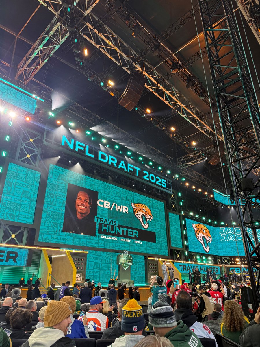 EverBank’s Draft Night Experience in Green Bay was a night to remember! 🏈

From exclusive access to unforgettable moments, we’re proud to deliver an advantage – on and off the field. 

*Member FDIC 

#EverBank #AdvantageYou #DUUUVAL #DraftNight