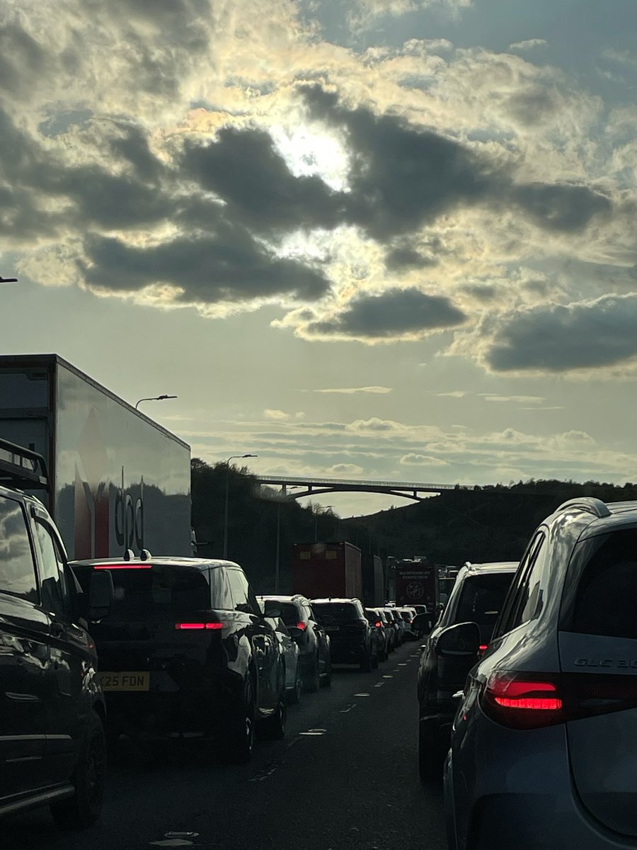 Best listen to <a href="/georgeyboy/">George</a> and his commentary on <a href="/Roughyeds/">Oldham RLFC</a> you tube channel cos we are not going to be at the match (and probably a lot of Dulls fans aswell) love the M62! But hope nobody hurt x