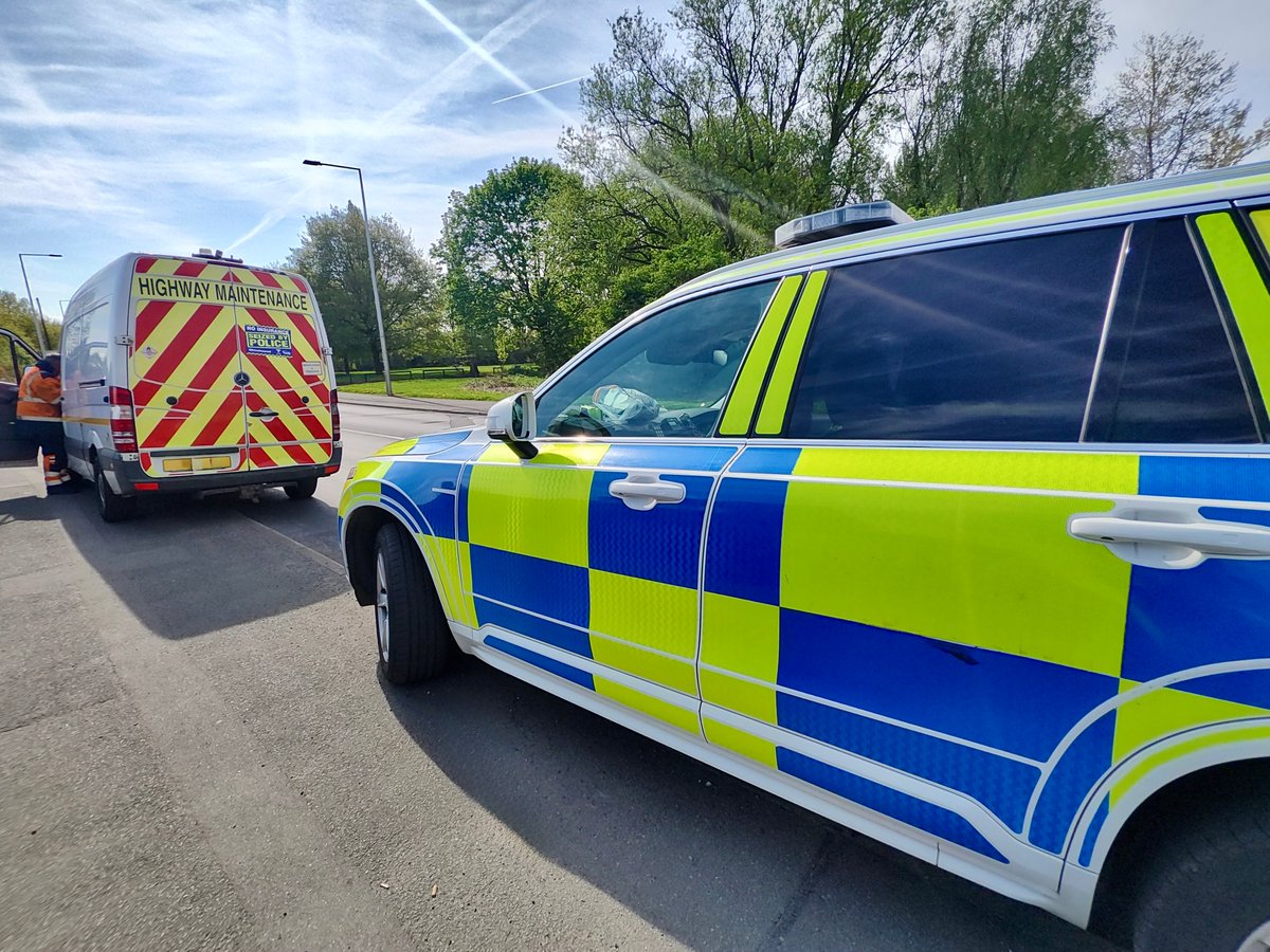This van was stopped by #CVU officers in Wigan earlier today due to having failed its MOT. Unfortunately for the driver, further checks showed they had no licence, no insurance, tested positive on a drugswipe and were also in possession of a quantity of drugs &amp; cash! #arrested