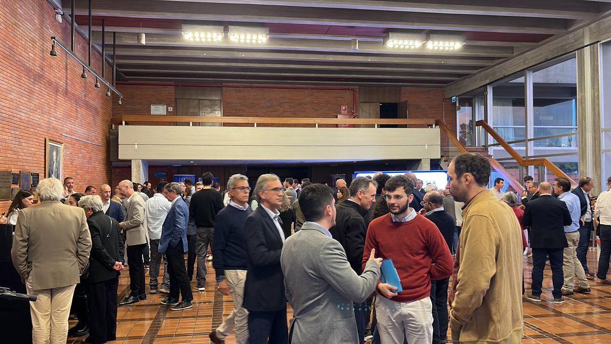UniversidadORT's tweet photo. 🌱 Inauguración Vivestar

ORT participó en la apertura del primer centro de Latam enfocado en tecnologías para la descarbonización e hidrógeno verde, realizada en el @LATU_uy.

Innovación, sostenibilidad y futuro: tres pilares que nos inspiran a seguir impulsando el cambio.