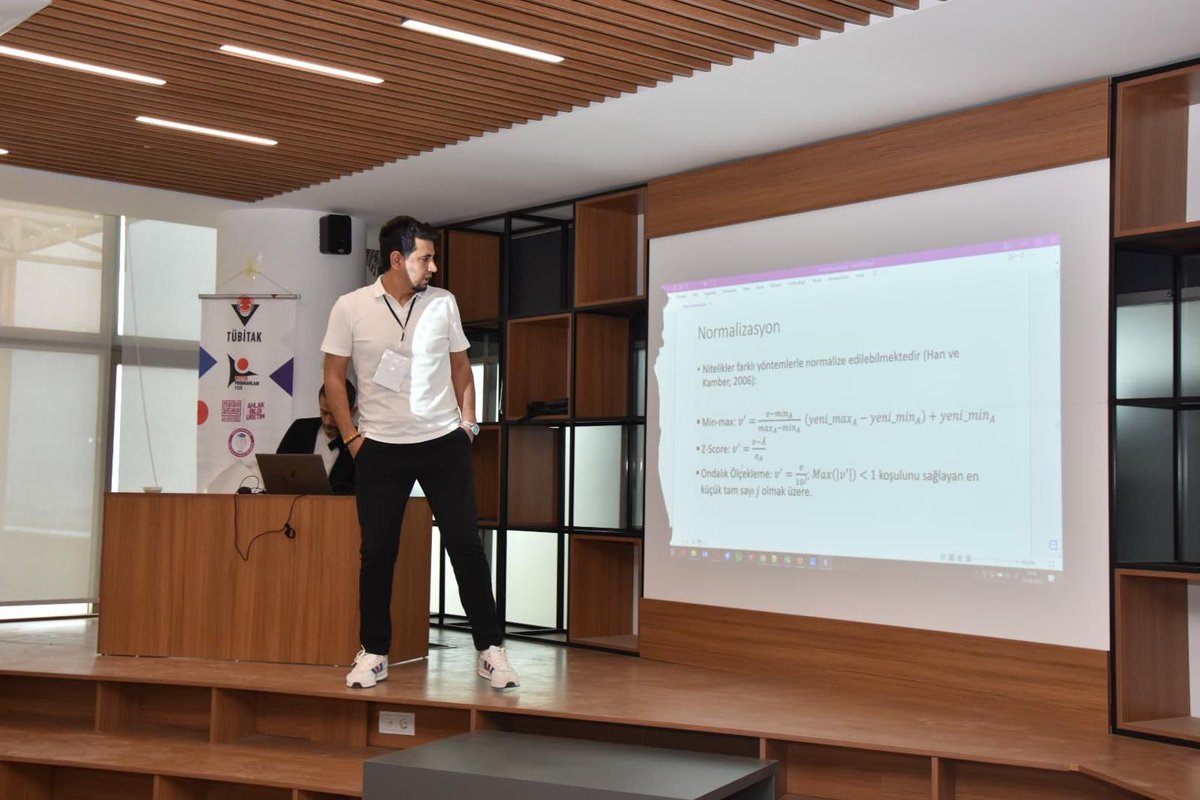 egitiminkodlari's tweet image. Dr. Öğr. Üyesi Halit IRMAK &quot;Yapay zeka ile eğitsel verilerin işlenmesi ve eğitimde uygulanması&quot; başlıklı sunumunu gerçekleştirdi. Sayın Dr. Öğr. Üyesi Halit IRMAK&apos;a projeye yaptığı değerli katkılardan dolayı teşekkür eder, hayatında başarılar dileriz.