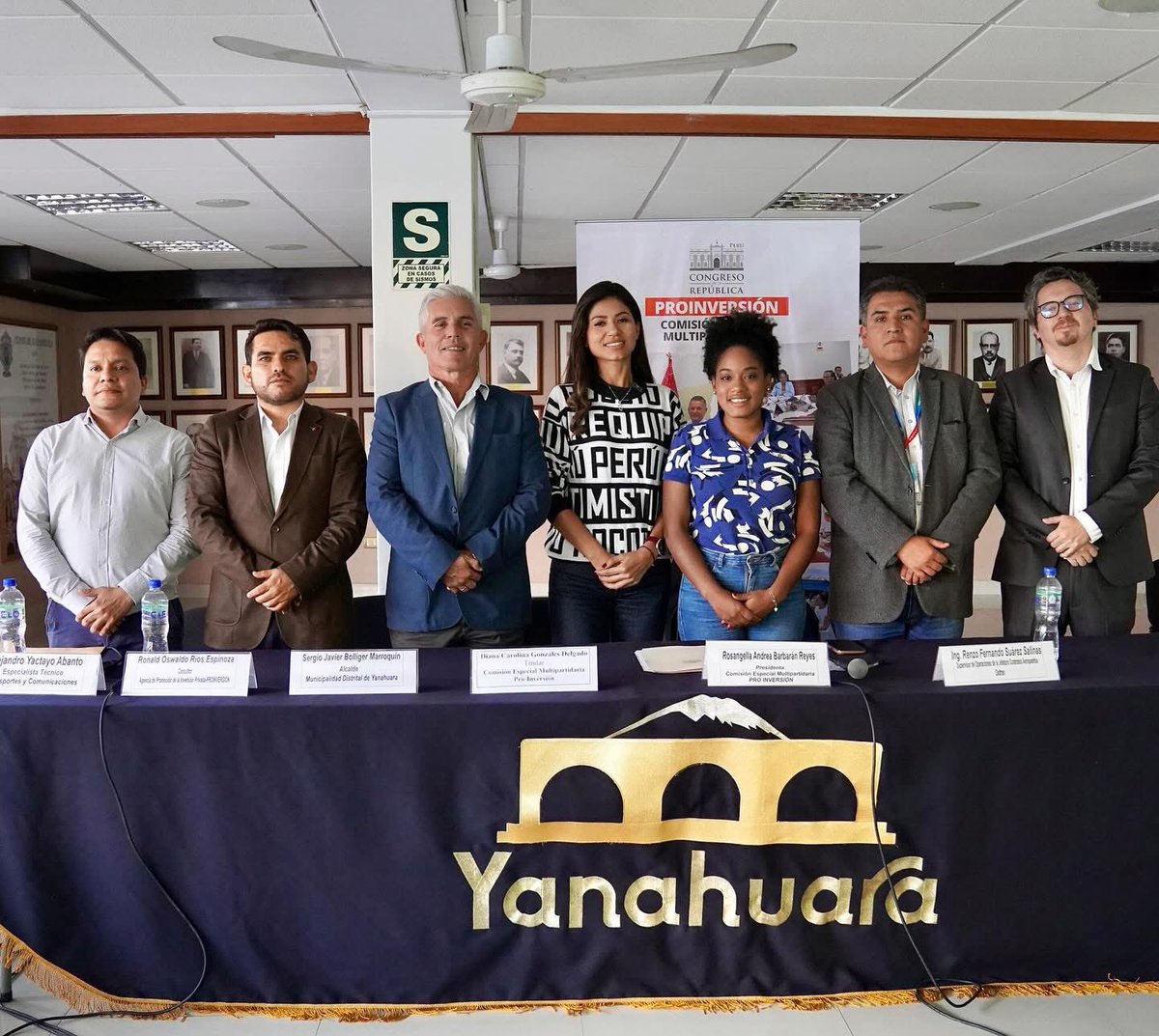 EspecialPro's tweet image. 📍#Arequipa 
Realizamos una sesión descentralizada en Yanahuara para discutir la modernización y mantenimiento del Aeropuerto Internacional Alfredo Rodríguez Ballón junto a funcionarios de Ositran, MTC, y ProInversión.

@ositranperu 
@MTC_GobPeru 
@ProInversionPe 
@congresoperu