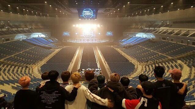 wonton_ns's tweet photo. "𝓦𝓲𝓽𝓱 𝓸𝓾𝓻 𝓿𝓸𝓲𝓬𝓮𝓼, 𝔀𝓱𝓮𝓻𝓮𝓿𝓮𝓻 𝔀𝓮 𝓪𝓻𝓮, 𝓵𝓮𝓽'𝓼 𝓼𝓲𝓷𝓰 𝓒𝓱𝓮𝓮𝓻𝓼 𝓽𝓸 𝔂𝓸𝓾𝓽𝓱 "

To SEVENTEEN, thank you for being my youth. https://t.co/XfkBlKPO2H