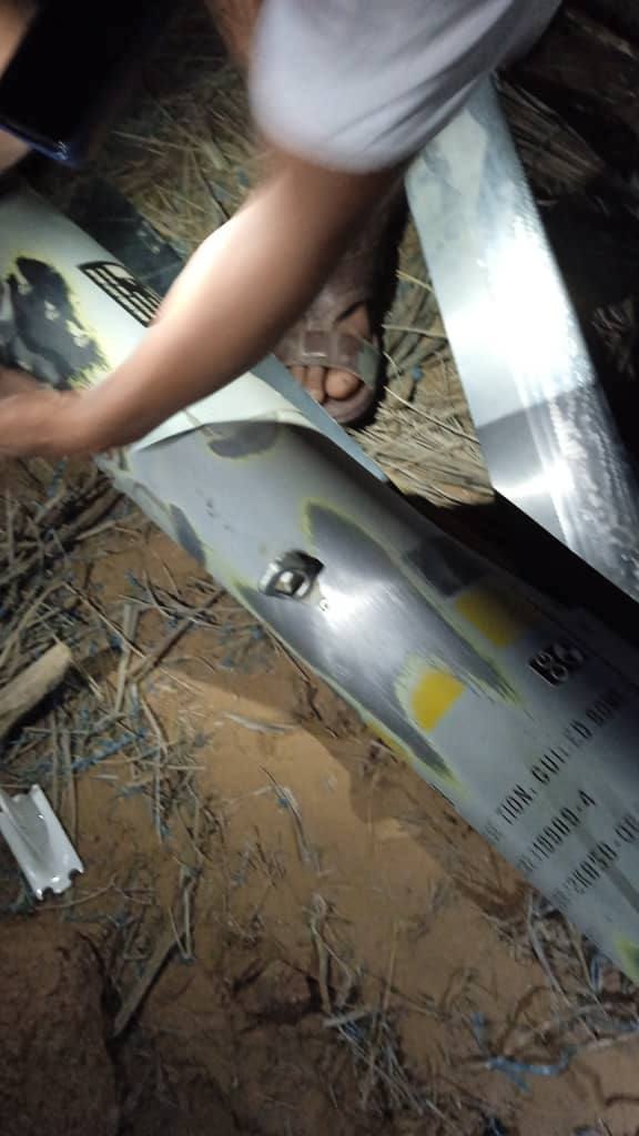 SprinterObserve's tweet image. An unexploded American GBU-53/B bomb was found in Yemen's Shabwah Governorate!
-: If the Houthis manage to deliver it to Iran for dismantling and reverse engineering, it will be a huge leap forward in weapons development.
From American hands... to Tehran's laboratories—the rules…