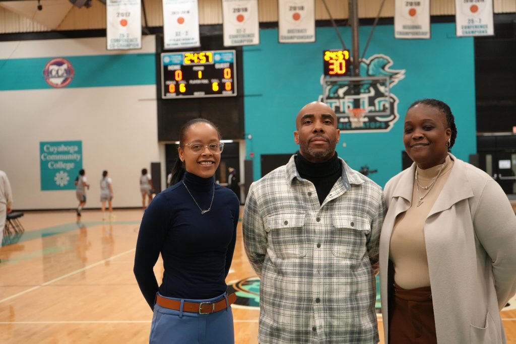 Dion Griffin heads the Women’s Basketball team after winning co-coach of the year honors last season cccvoice.com/2025/04/24/dio…