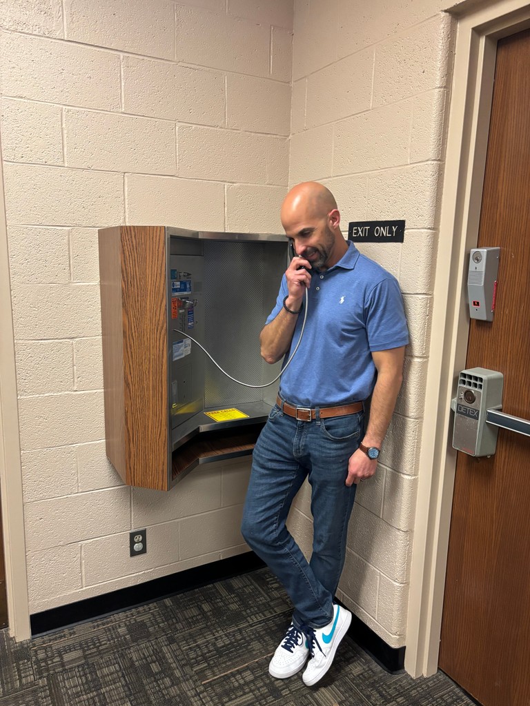 Hello mom? It’s me, Mark.
I’m at the library. Just finished playing Oregon Trail and Number Munchers. Can you please pick me up?
Drop a heart or like if you played Number Munchers or Oregon Trail.
Happy Friday!

#Throwback #ConnectionMatters #DigitalWellness #PayphoneVibes