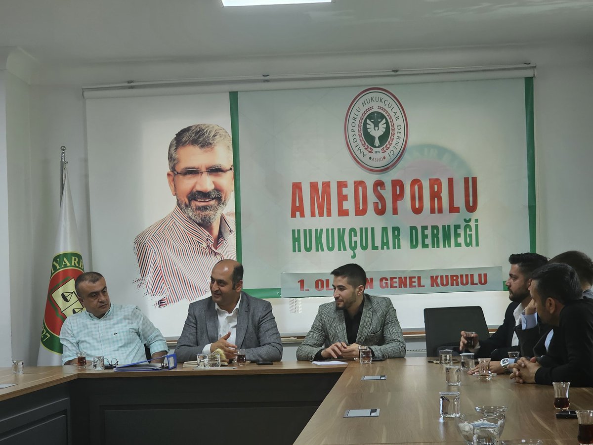 Amedsporlu Hukukçular Derneği olarak 1. Olağan Genel Kurulumuzu başarıyla gerçekleştirdik. Kurullara seçilen tüm arkadaşlarımızı kutluyor, geleceğe açılan bu ilk dönemde kendilerine çalışmalarında başarılar diliyorum. 

<a href="/amedskhukukder/">Amedsporlu Hukukçular Derneği</a>