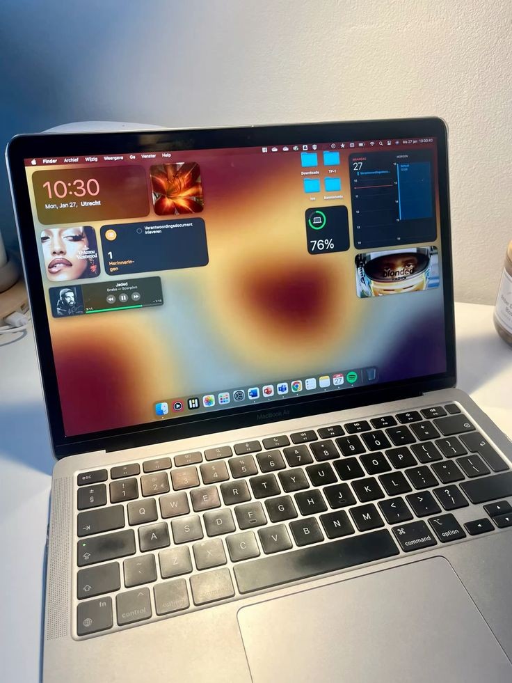 writerinparis's tweet image. friday