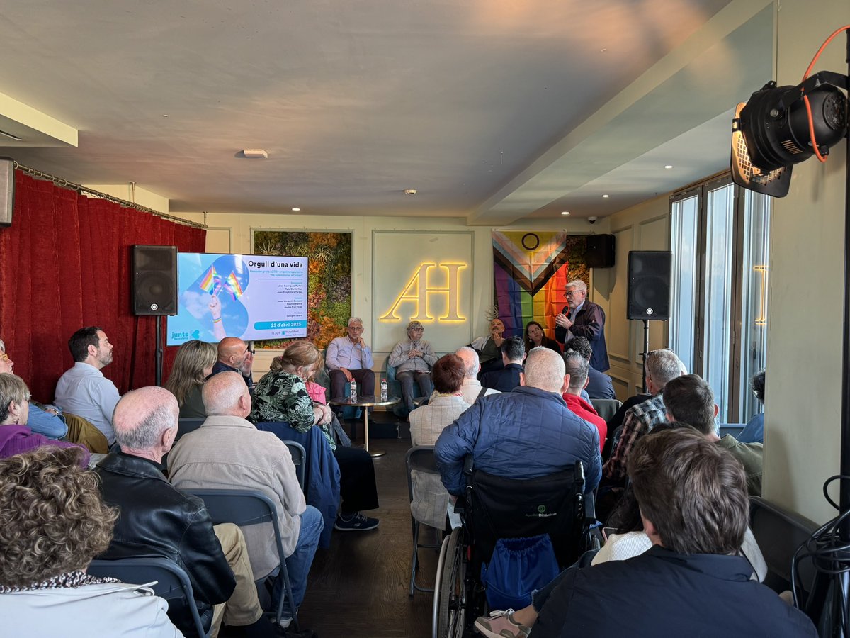 Avui hem celebrat “Orgull d’una vida: persones grans LGTBI+ en primera persona”, amb la @juntslgtbi i <a href="/JXCat_GentGran/">Junts per la Gent Gran</a>. 

Amb veus com Josep M. Mesquida (<a href="/fundacio_enllac/">Fundació Enllaç</a>), Paulina Blanco i Jaume Prat (<a href="/CasalLambda/">Casal Lambda</a>) hem dit clar que “no volem tornar a l’armari”.

Rebutgem la