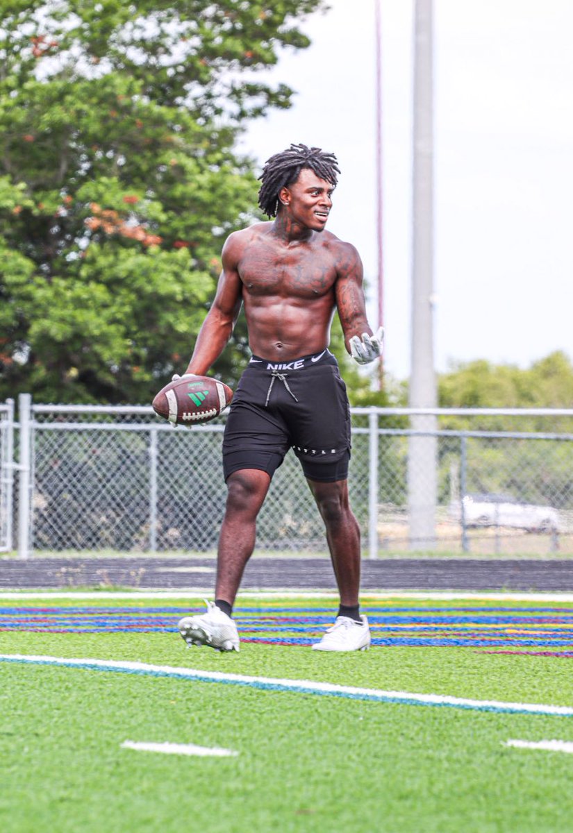 Hard hat on everyday 👷🏾‍♂️🧱‼️