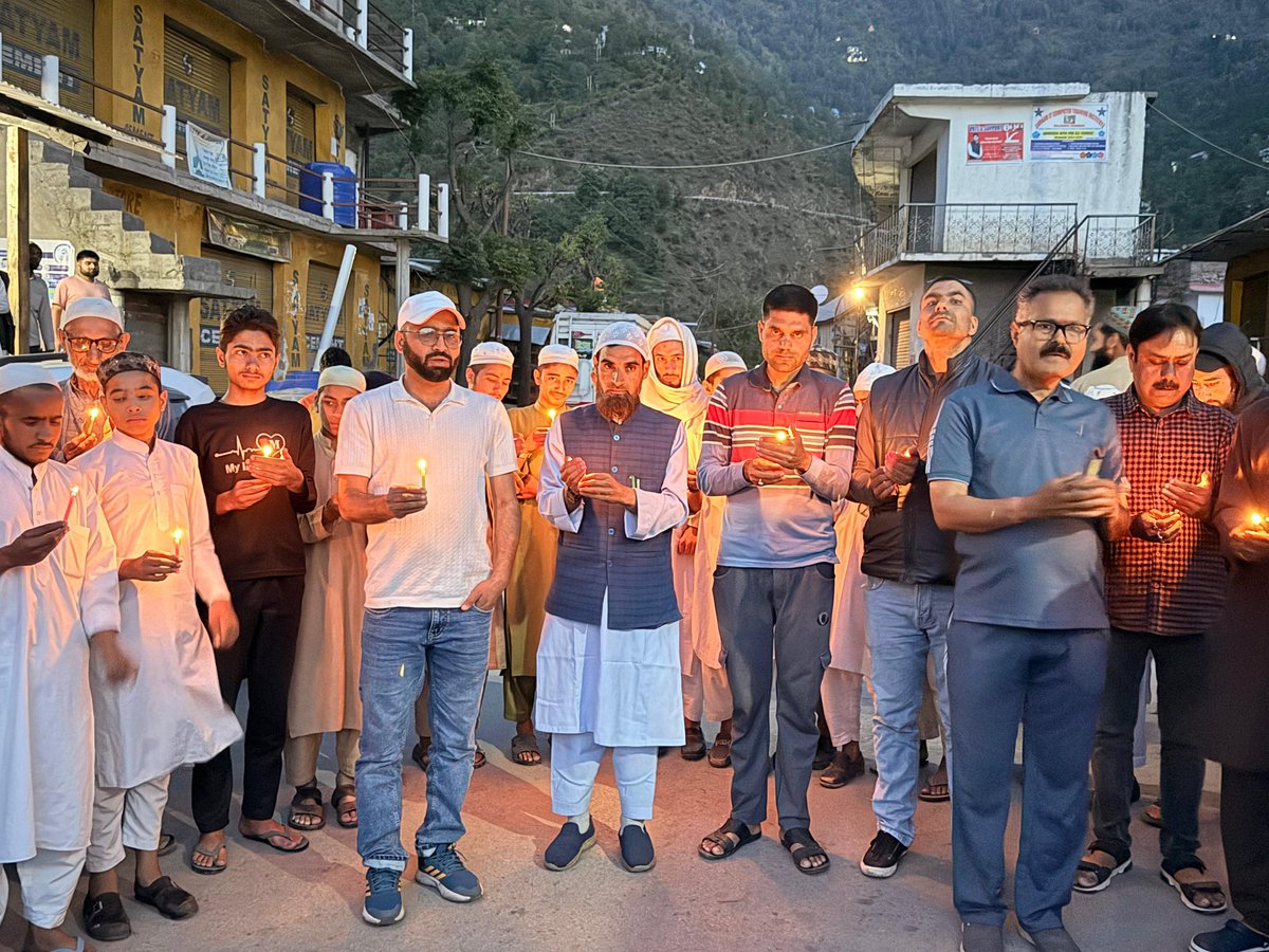 Hearts united in grief ! 

students of Darul Uloom Sabeel ul Huda, joined by teachers from local schools, held a candlelight march in Rajgarh to honour the innocent lives lost in the Pahalgam terror attack. Their memory lives on in our collective grief.
<a href="/diprjk/">Information & PR, J&K</a> 
<a href="/BaseerUlHaqIAS/">Baseer Ul Haq Choudhary</a>