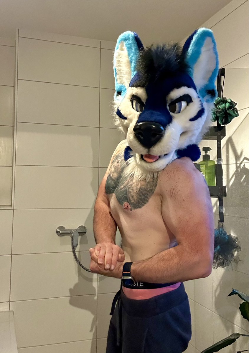 Had a good arm workout today for #FlexFriday 💪🥰💙