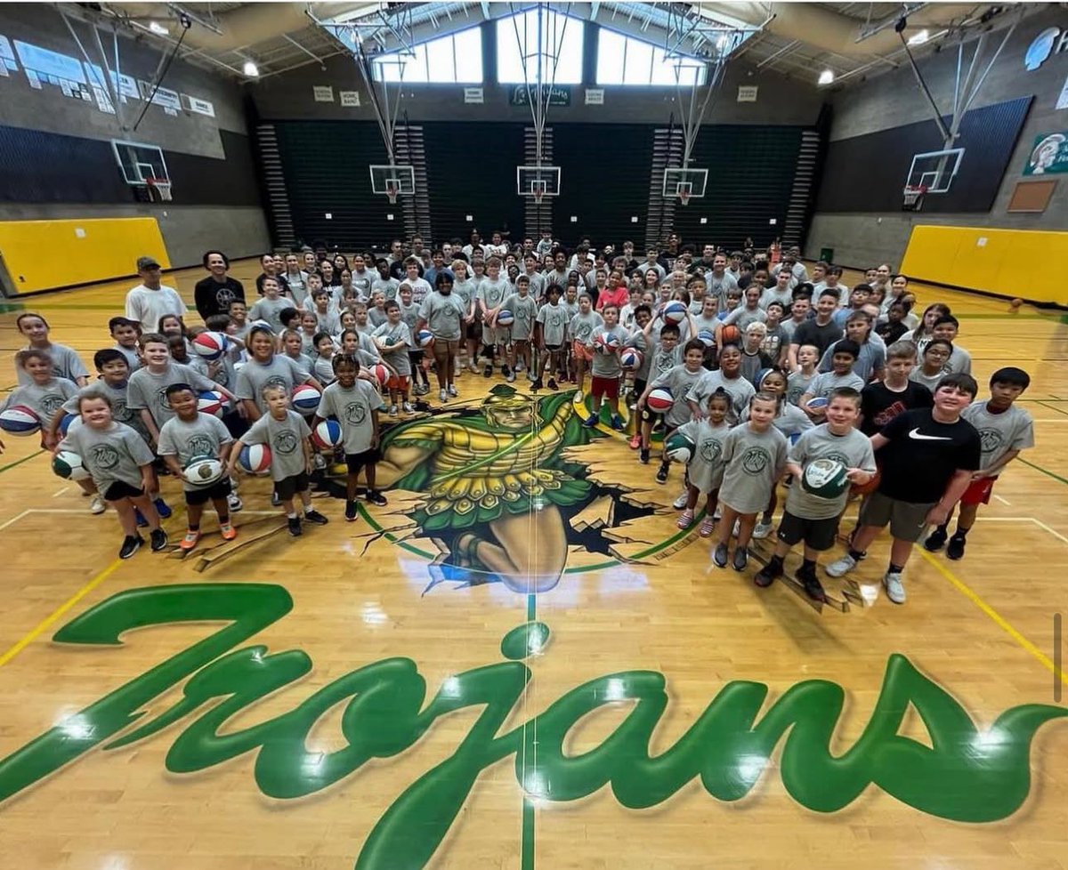 HoopsAuburn's tweet image. Join us for The Annual @auburnhoops Camp for Girls & Boys Grades K-9th June 24-26th at AHS! auburnhoops.com
💚🏀💛
@PGHWashington @PrepGirlsHoops @DevinRecord @manley_tnt @bigplaybenray @PNWSports_ @SeaTimesSports @Justin4hoops