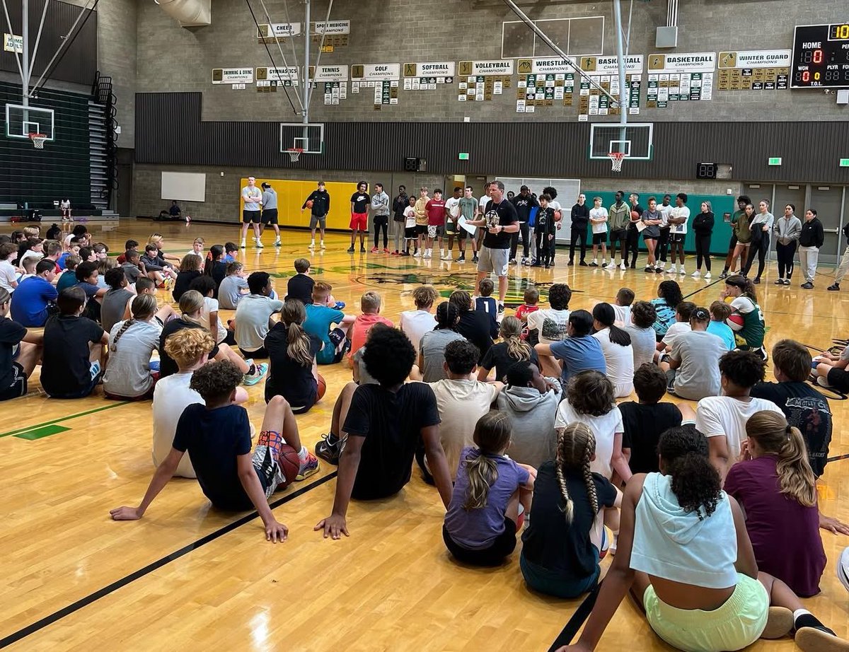 HoopsAuburn's tweet image. Join us for The Annual @auburnhoops Camp for Girls & Boys Grades K-9th June 24-26th at AHS! auburnhoops.com
💚🏀💛
@PGHWashington @PrepGirlsHoops @DevinRecord @manley_tnt @bigplaybenray @PNWSports_ @SeaTimesSports @Justin4hoops