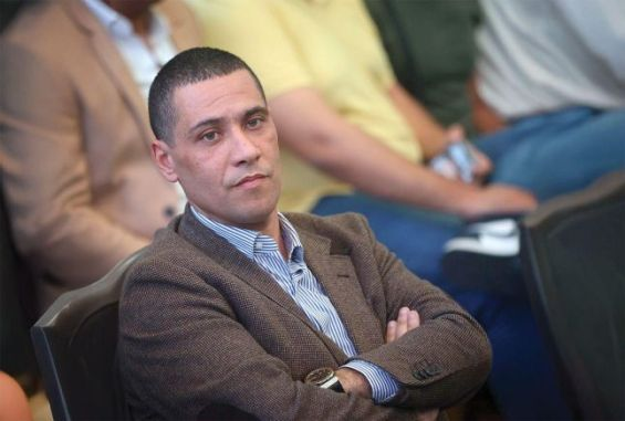 GeoCherifien's tweet photo. 🚨 Mohamed Boudrika face à la justice marocaine : Arrêté à Hambourg en juillet 2024, il a été extradé le 24 avril vers le Maroc.
L'ancien président du #Raja de #Casablanca est incarcéré à #Oukacha, accusé de corruption, détournement de fonds et chèques sans provision. #Maroc #Boudrika