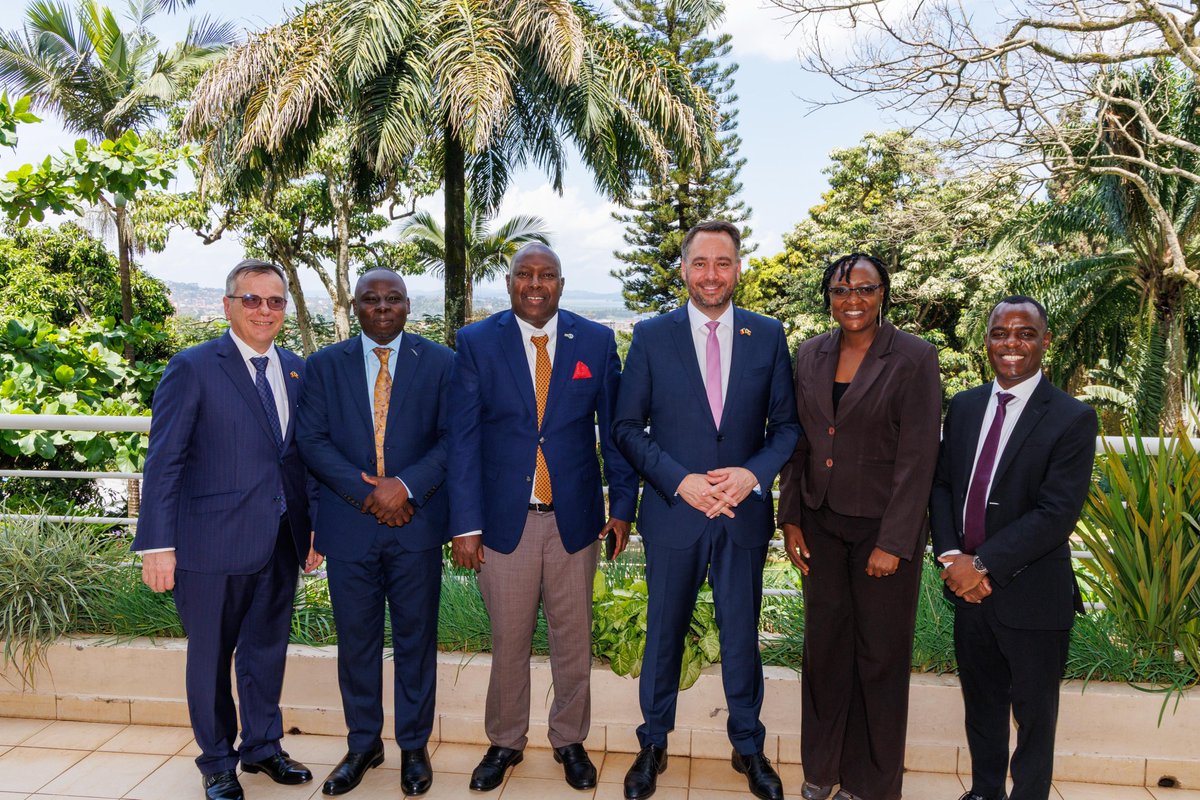 🇧🇪 Belgium MFA (@belgiummfa) on Twitter photo 🇧🇪🇺🇬Human rights are central to Belgium’s foreign policy.
Minister <a href="/prevotmaxime/">Maxime PREVOT</a> met with civil society organisations in Kampala, discussing key issues with human rights defenders, women’s rights and LGBTQI+ groups.
Belgium stands firm on equality and freedom for all.🤝 🇧🇪🇺🇬Human rights are central to Belgium’s foreign policy.
Minister <a href="/prevotmaxime/">Maxime PREVOT</a> met with civil society organisations in Kampala, discussing key issues with human rights defenders, women’s rights and LGBTQI+ groups.
Belgium stands firm on equality and freedom for all.🤝