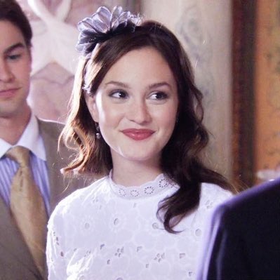 senti falta da blair, quase não apareço mais aqui, porém a rainha sempre estará no topo. #NovaFotoDePerfil