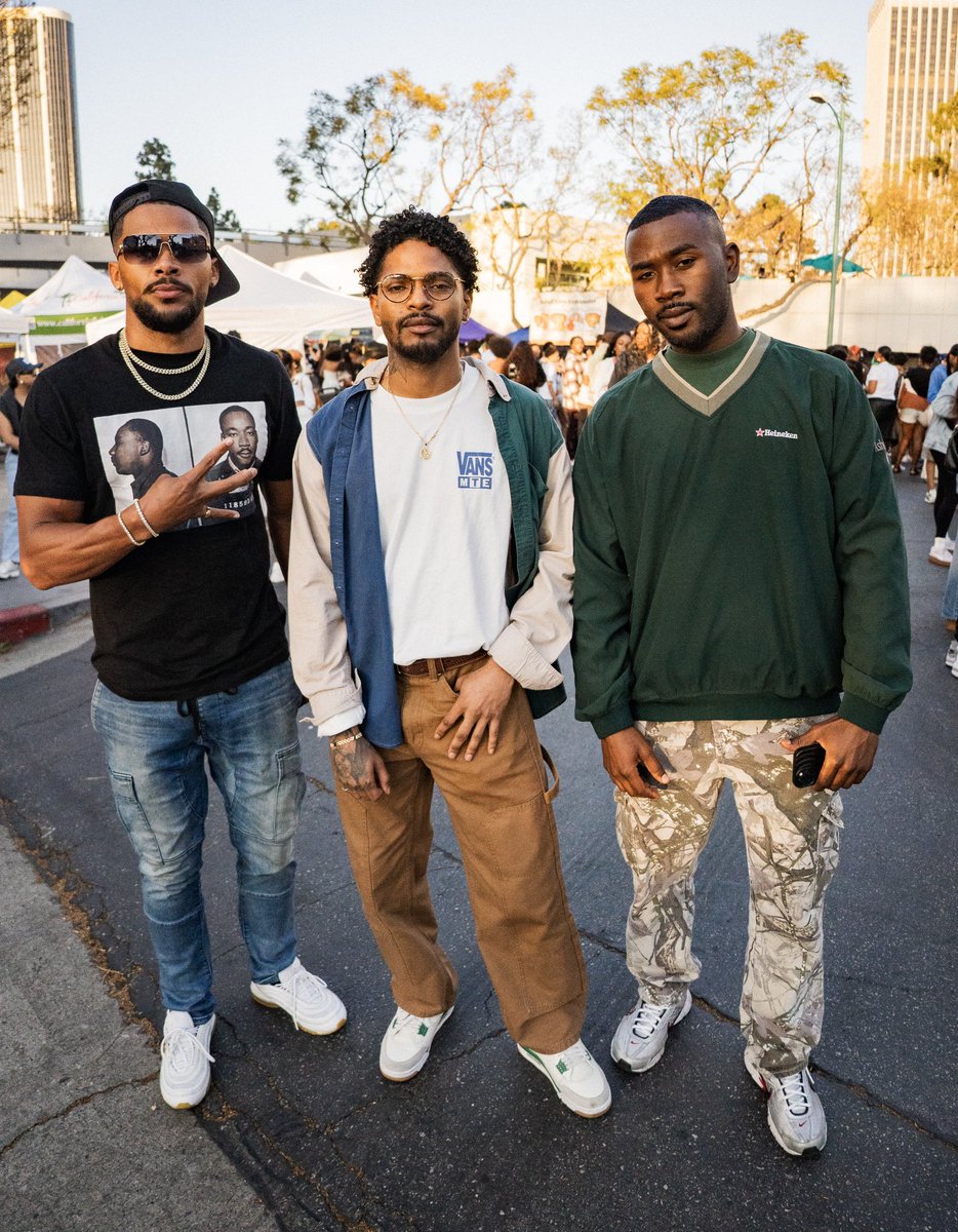 blackxtheblock's tweet image. Our BOTB Fam has the best style! Everywhere you look somebody is throwing a fit🔥🔥 From bold colors and prints to laid-back looks, y’all understand the assignment every 👏🏽 single 👏🏾time 👏🏿 Swipe through for some major fashion inspo for the next Black on the Block.