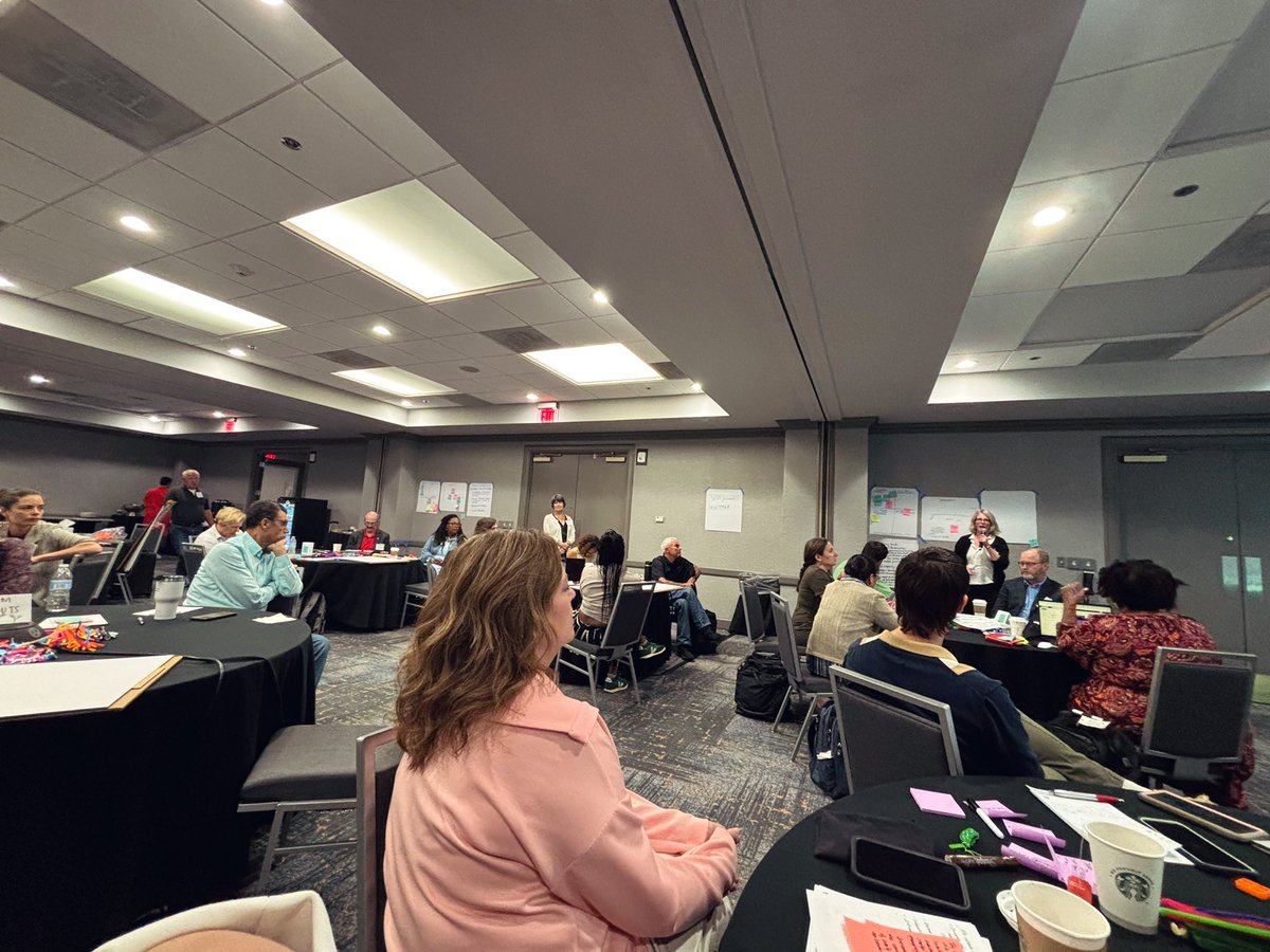 Great couple of days in Alabama attending the Sustainable Urban Food Systems Priority Action Convening on behalf of the Ohio State #UrbanAg Team.

📸Team Cultivate representing OSU, University of Kentucky, North Carolina Cooperative Extension, and NYC Office of Mayor.